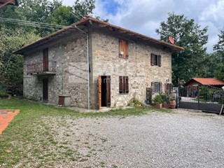 Appartamento in Vendita a Pelago, 80'000€, 130 m²