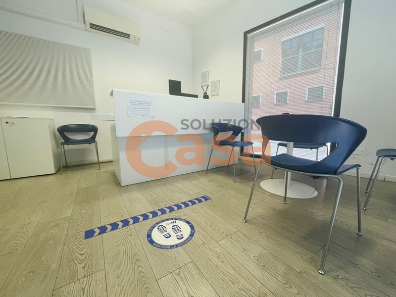 Immobile commerciale in Vendita a Piacenza, 160'000€, 105 m²