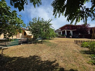 Terreno edificabile in Vendita a Castellalto, 50'000€, 600 m²