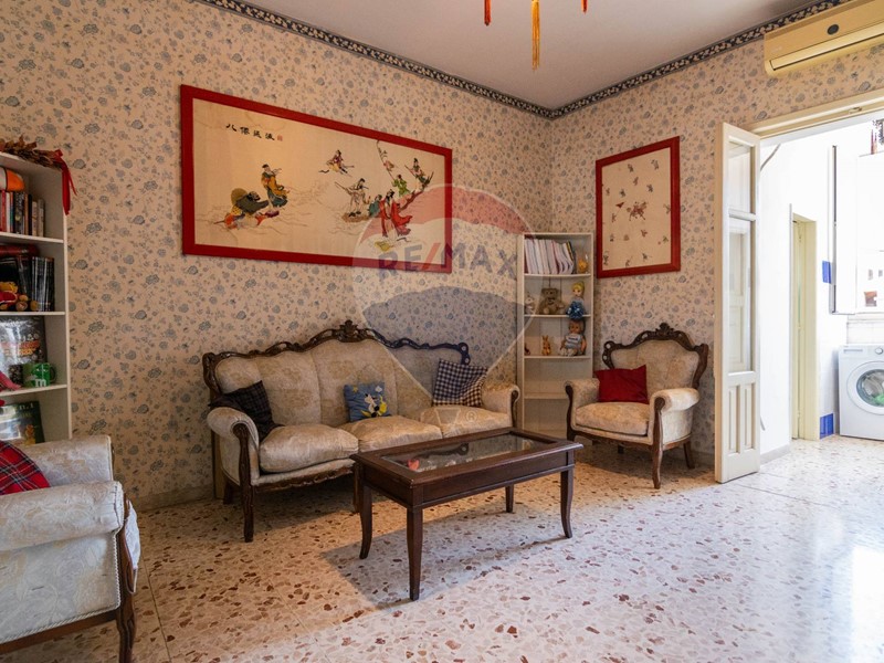 Trilocale in Vendita a Catania, 68'000&euro;, 71 m²