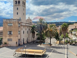 Appartamento in Vendita a Fiumefreddo di Sicilia, 280'000€, 200 m²