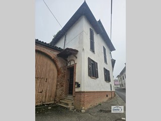 Casa Semi Indipendente in Vendita a Frugarolo, 80'000€, 177 m²