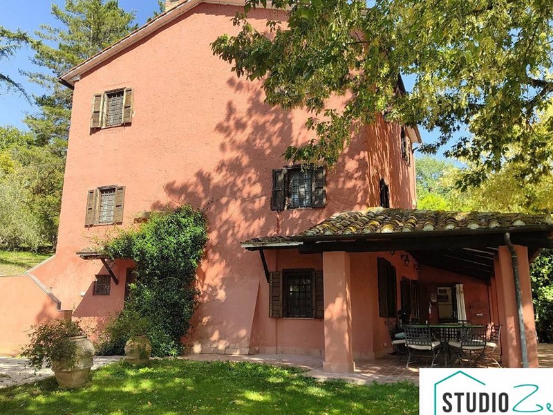 Villa in Vendita a Giove, 780'000€, 280 m²