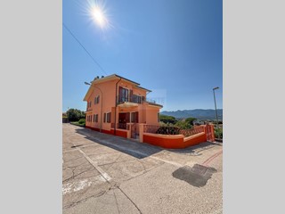 Villa in Vendita a Luras, 390'000€, 285 m²