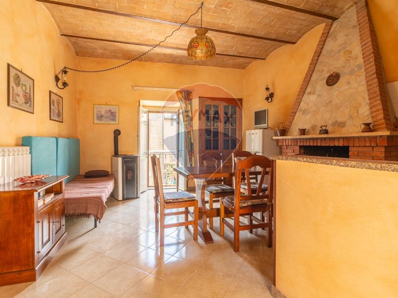 Bilocale in Affitto a Ischia di Castro, 330€, 54 m²