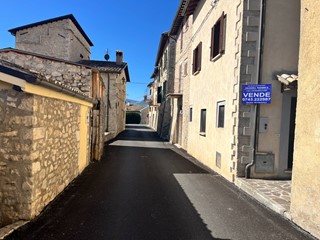 Casa Indipendente in Vendita a Monteleone di Spoleto, 89'000€, 130 m²