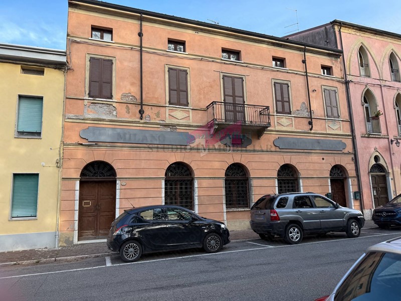 Ufficio in Vendita a Ostiglia, 175'000&euro;, 271 m²