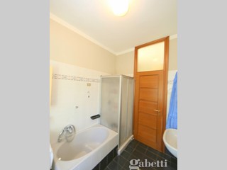 Trilocale in Vendita a Lonate Pozzolo, 123'000€, 100 m²