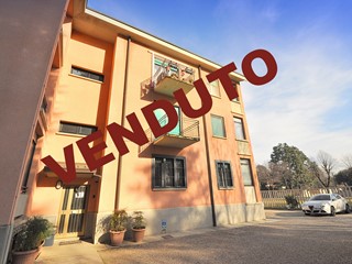 Trilocale in Vendita a Inveruno, 99'000€, 85 m²