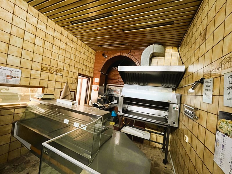 Negozio in Affitto a Agrigento, 59'000€, 92 m²