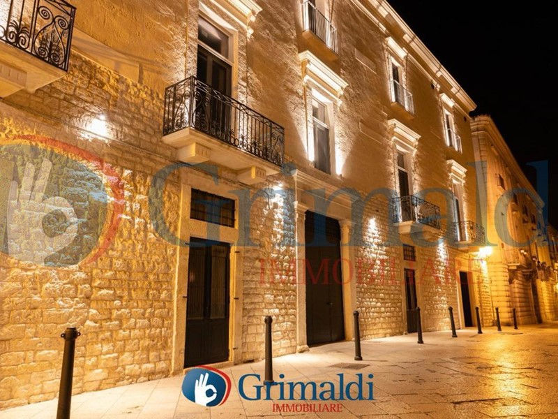 Bilocale in Affitto a Trani, 700€, 65 m², arredato