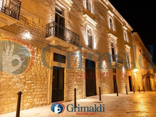 Bilocale in Affitto a Trani, 700€, 65 m², arredato