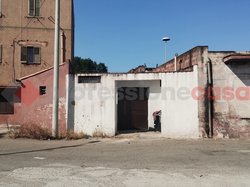 Magazzino in Vendita a Taranto, 25'000€, 61 m²