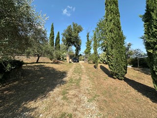 Villa bifamiliare in Vendita a Civita Castellana, 150'000€, 249 m²