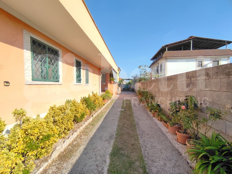 Villa in Vendita a Anzio, 239'000€, 90 m²