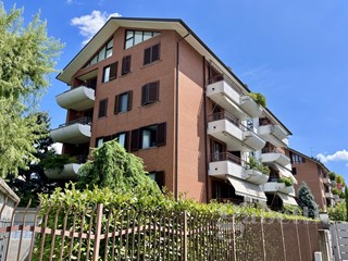 Attico in Vendita a Busto Arsizio, 425'000€, 304 m²