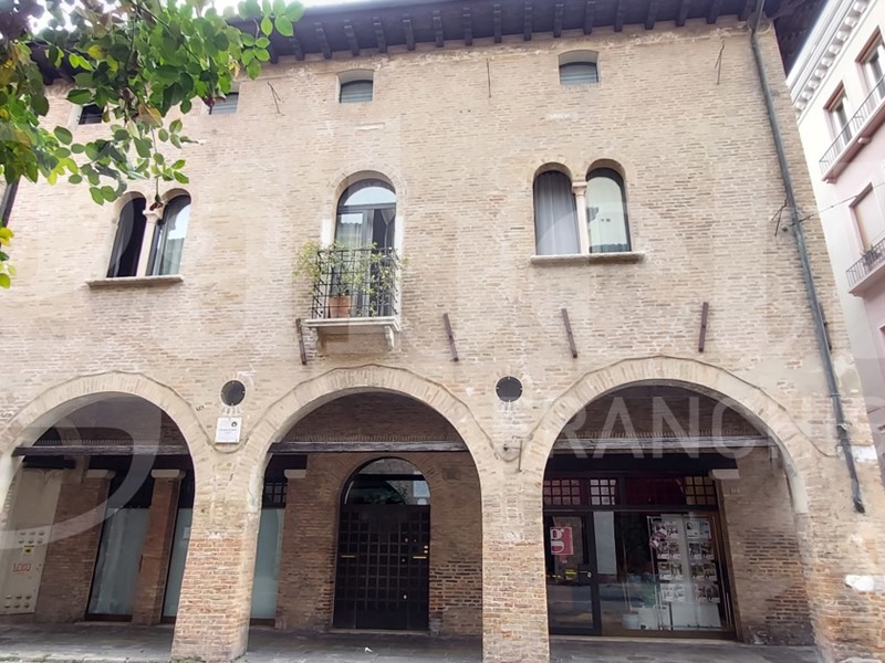 Appartamento in Affitto a Treviso, 1'050€, 120 m²