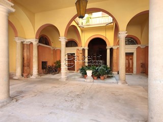 Appartamento in Vendita a Ferrara, 330'000€, 130 m²