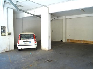 Box in Vendita a Roma, 280'000€, 383 m²