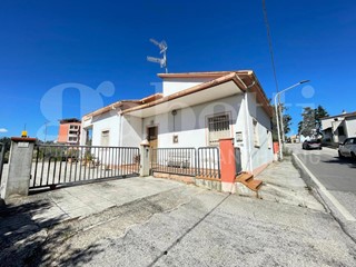 Casa Indipendente in Vendita a Nereto, 230'000€, 115 m², arredato