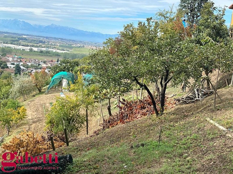 Terreno edificabile in Vendita a Bra, 90'000€, 1872 m²