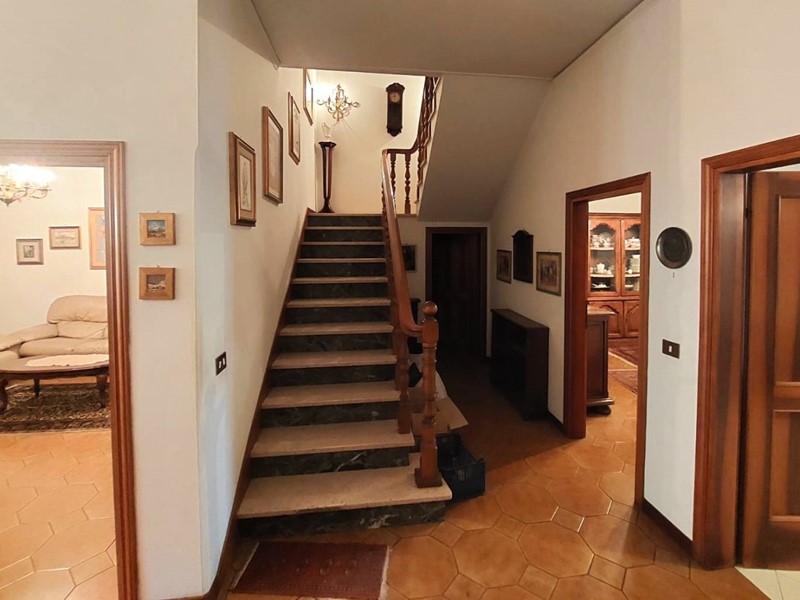 Casa Indipendente in Vendita a Prato, 380'000€, 16 m², con Box