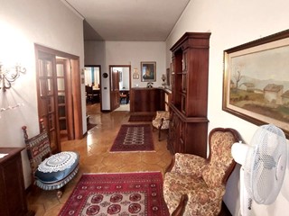 Casa Indipendente in Vendita a Prato, 380'000&euro;, 16 m², con Box