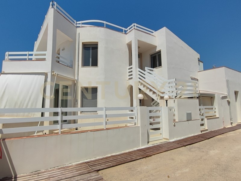 Casa Indipendente in Vendita a Ragusa, zona Punta Braccetto, 890'000&euro;, 275 m², arredato, con Box