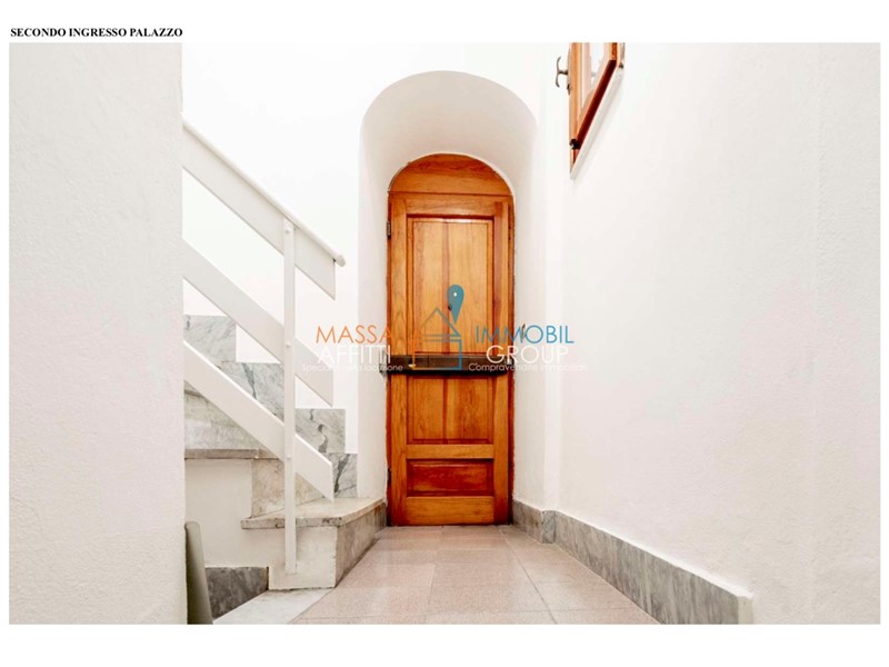 Ufficio in Affitto a Massa, 350€, 250 m², arredato