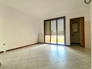 Bilocale in Vendita a Cento, 120'000€, 50 m², con Box