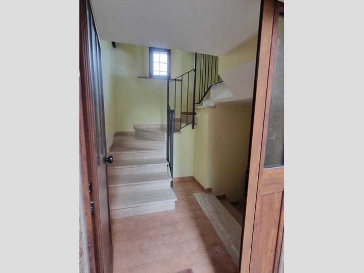 Appartamento in Vendita a Avigliano Umbro, zona Dunarobba, 35'000€, 82 m², con Box