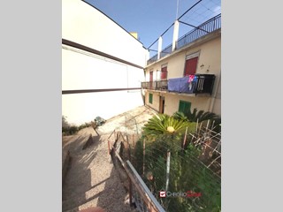 Quadrilocale in Vendita a Messina, 28'000€, 80 m²
