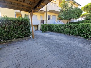 Villetta a schiera in Vendita a Rosignano Marittimo, zona Vada, 220'000€, 60 m², arredato, con Box