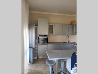 Appartamento in Vendita a Carrara, zona Marina di Carrara, 320'000€, 115 m²