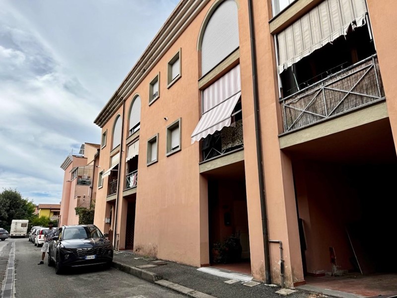 Villetta a schiera in Vendita a Vecchiano, 210'000€, 120 m², con Box