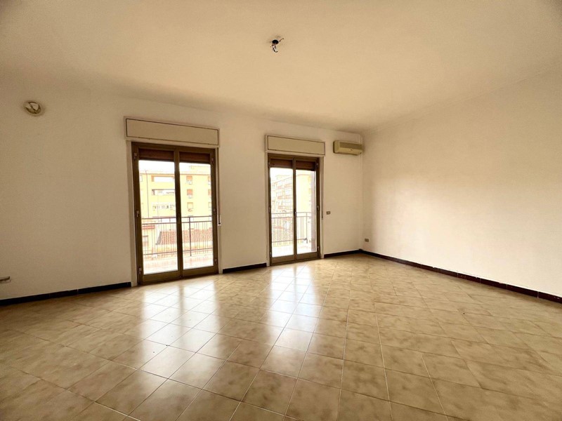 Appartamento in Vendita a Palermo, 92'000€, 137 m²
