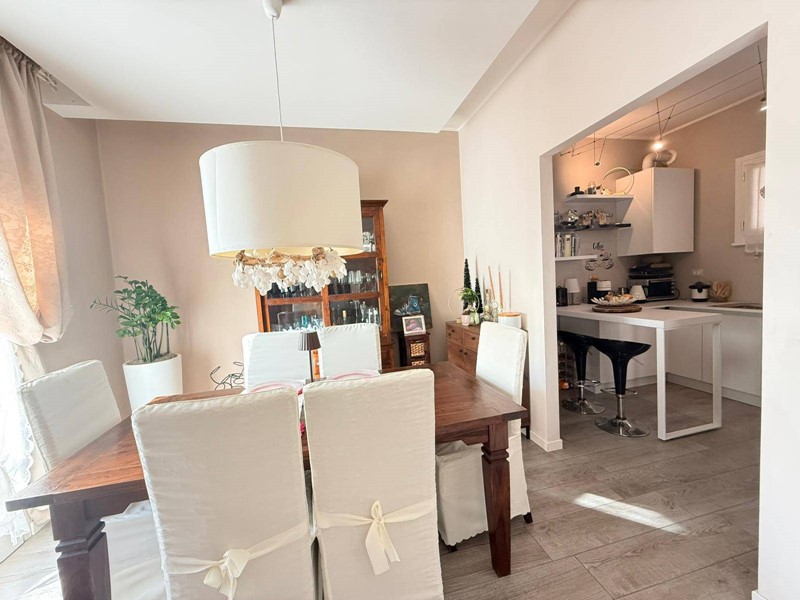 Quadrilocale in Vendita a Mantova, 295'000&euro;, 148 m²