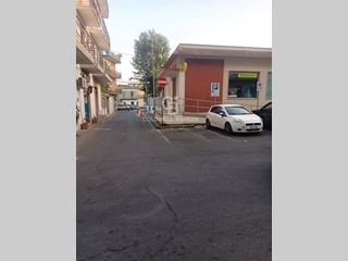 Immobile commerciale in Vendita a Aci Catena, 39'000€, 33 m²