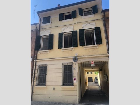 Casa Indipendente in Vendita a Ferrara, 590'000&euro;, 185 m²
