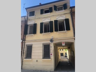 Casa Indipendente in Vendita a Ferrara, 590'000&euro;, 185 m²