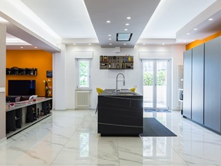 Appartamento in Vendita a Napoli, 520'000€, 163 m², arredato