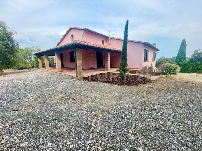 Attività commerciale in Vendita a Magliano in Toscana, 1'250'000€, 300 m²