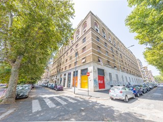 Trilocale in Vendita a Roma, zona Garbatella, 340'000&euro;, , con Box