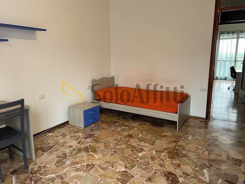 Appartamento in Affitto a Pavia, zona Stazione, 1'200€, 104 m², arredato, con Box