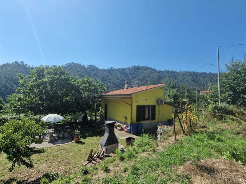 Casa Indipendente in Vendita a Follo, zona Pian di Follo, 69'000€, 45 m², arredato