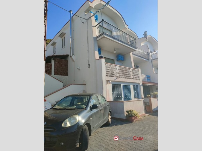 Villetta a schiera in Vendita a Messina, 195'000€, 200 m²