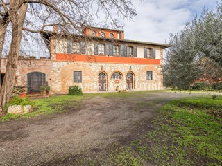 Villa in Vendita a Pontedera, 1'200'000€, 800 m², arredato