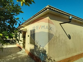 Villa in Vendita a Anzio, 129'000€, 103 m²