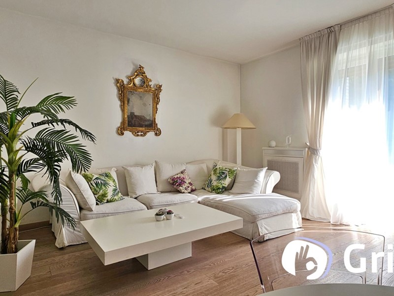 Bilocale in Affitto a Milano, 1'900€, 90 m², arredato