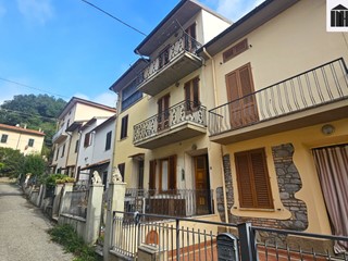 Casa Indipendente in Vendita a Vaiano, 220'000€, 150 m²